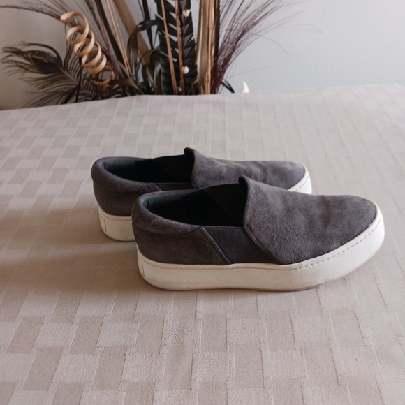 Vince Gray Slip-On Sneakers - Picture 4 of 12